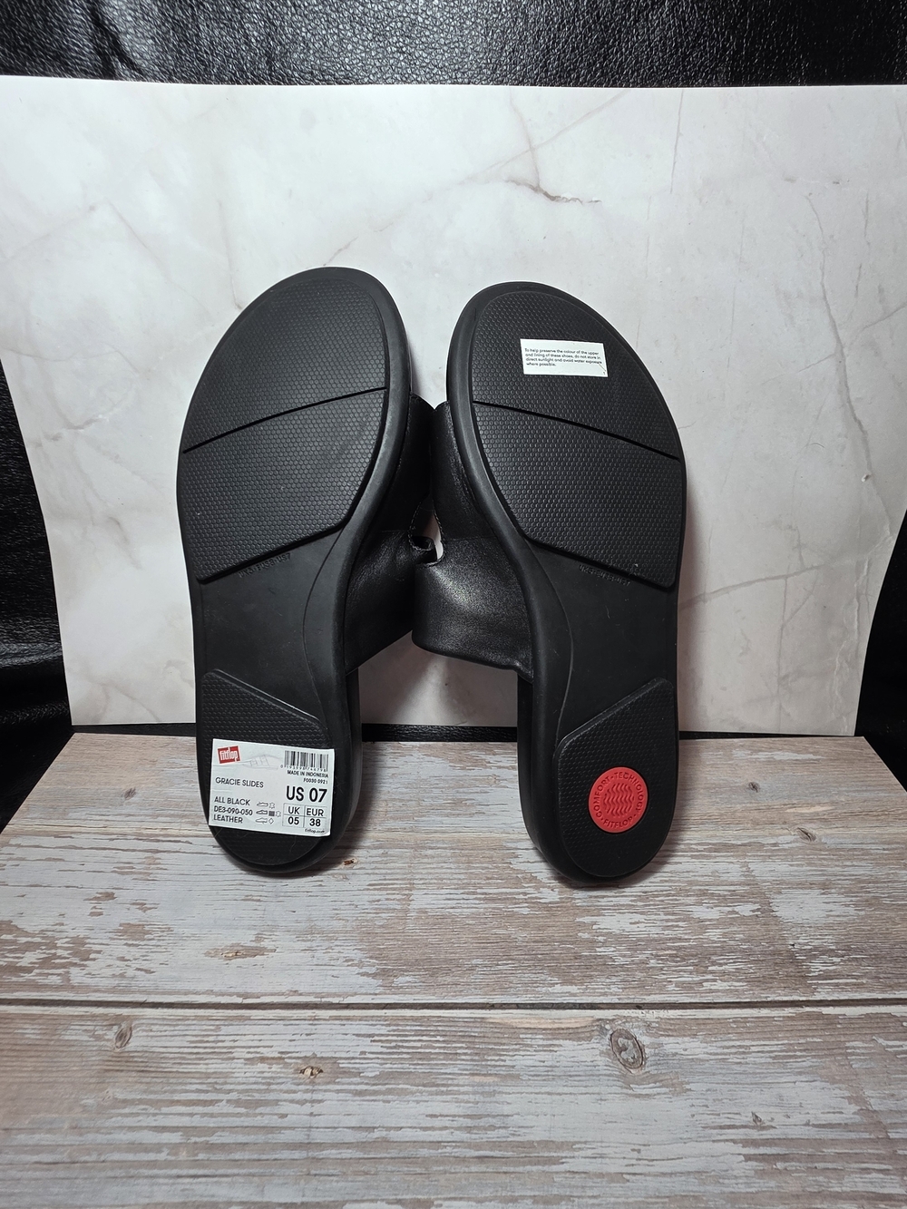 FitFlop All Black Gracie Slide Sandals - Picture 5 of 6